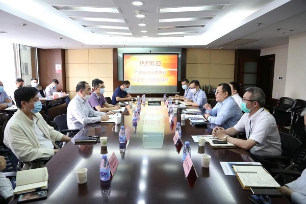 吉利控股集团与武汉经开区签订项目合作协议